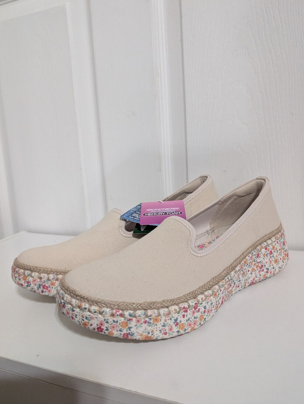 New Skechers Women's Wilshire Blvd Washable Floral Vegan Sneakers Size 10